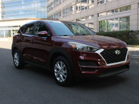 Used 2020 Hyundai Tucson SE image 1