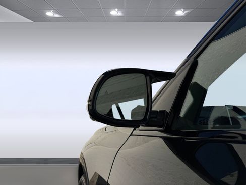 New 2026 BMW X7 M60i image 19