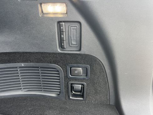 Certified 2025 Lincoln Aviator AWD image 27