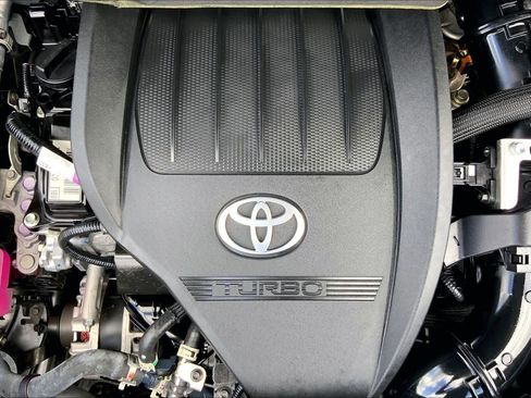 Used 2023 Toyota Highlander LE image 32