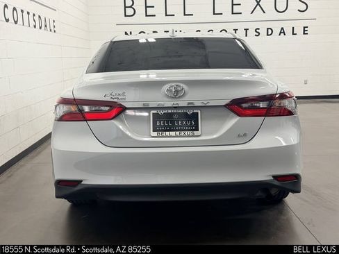 Used 2022 Toyota Camry LE w/ Carpet Mat Package (TMS) FWD image 5