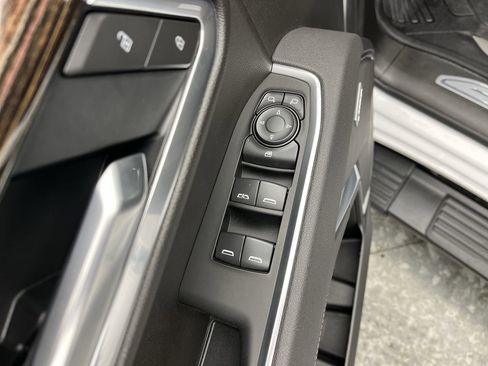 New 2026 GMC Sierra 1500 Elevation image 8