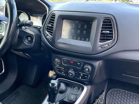 Used 2019 Jeep Compass Latitude w/ Popular Equipment Group AWD/4WD image 33