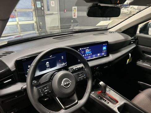 New 2026 Nissan Kicks SR w/ Cold Weather Package image 2