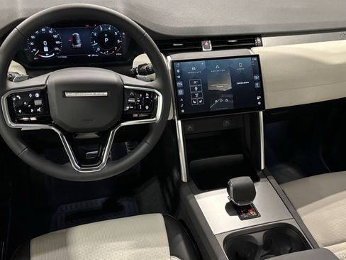 New 2026 Land Rover Discovery Sport Landmark AWD/4WD image 5
