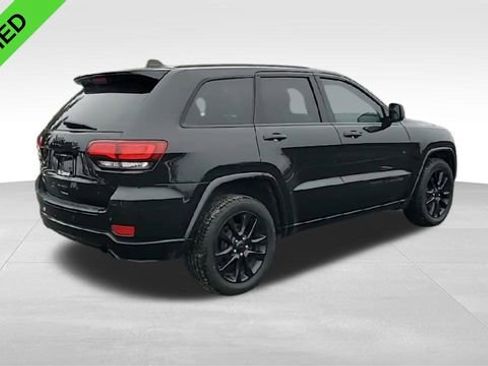 Used 2018 Jeep Grand Cherokee Altitude image 9