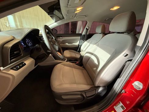 Used 2020 Hyundai Elantra SEL image 15