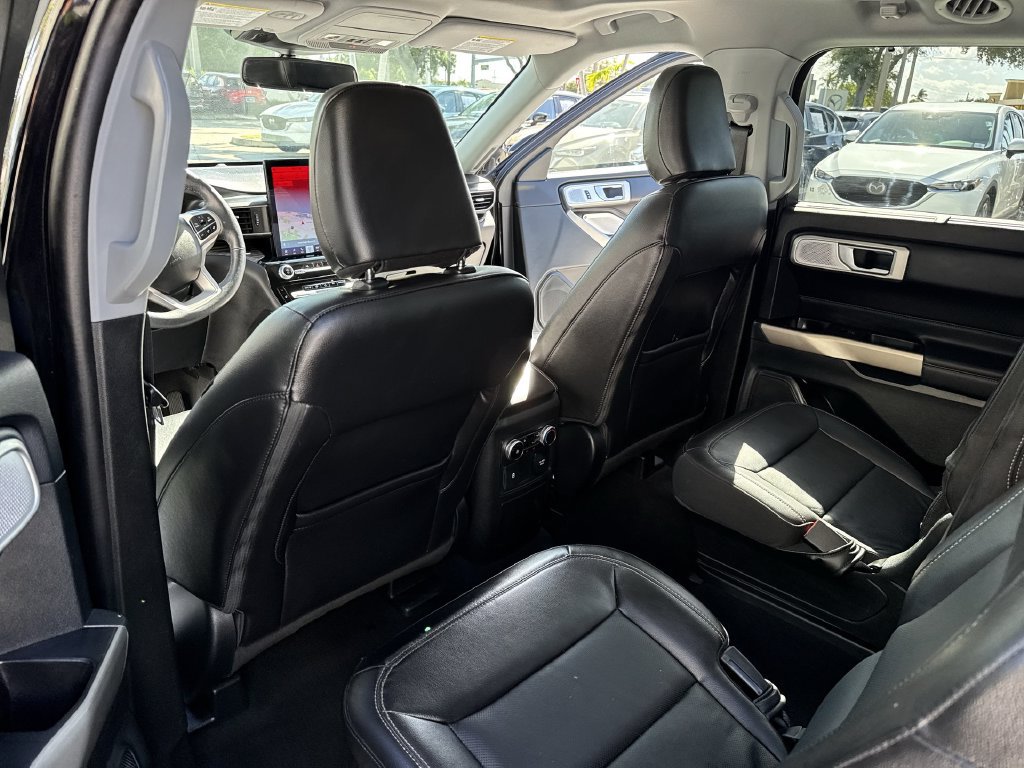 Used 2023 Ford Explorer Limited w/ Limited Technology Package RWD image 34