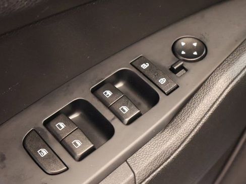 Used 2023 Kia Sportage LX image 8