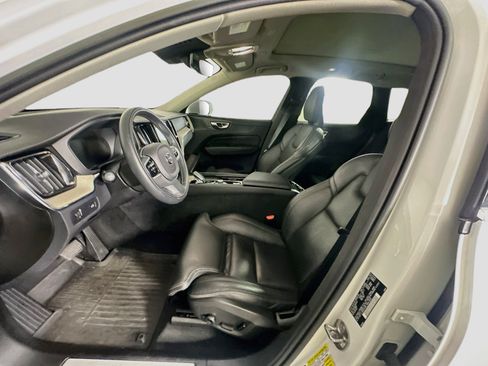 Used 2022 Volvo XC60 B5 Inscription w/ Advanced Package FWD image 13