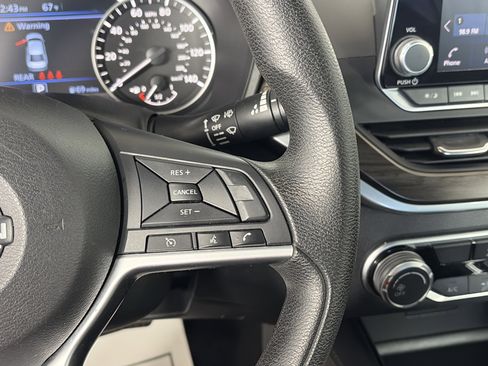 Used 2023 Nissan Altima 2.5 SV image 31