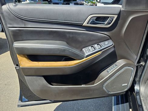 Used 2017 GMC Yukon Denali w/ Open Road Package AWD/4WD image 11