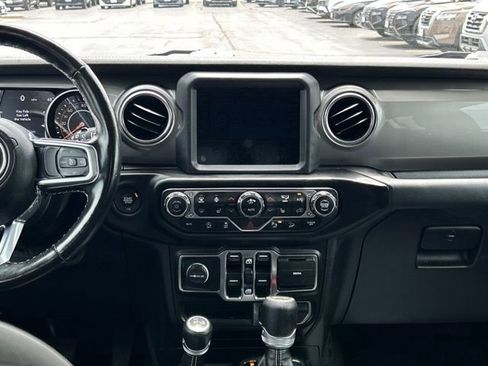 Used 2020 Jeep Wrangler Unlimited Sahara AWD/4WD image 24