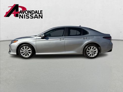 Used 2024 Toyota Camry LE image 3