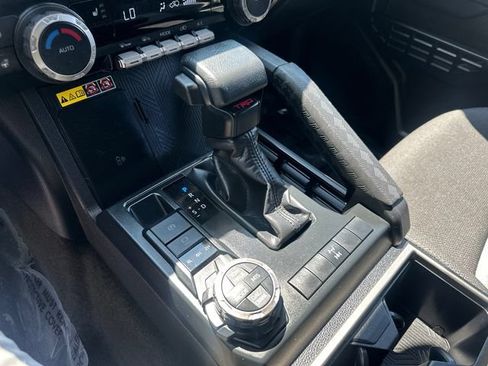 Used 2025 Toyota 4Runner TRD Off-Road AWD/4WD image 37