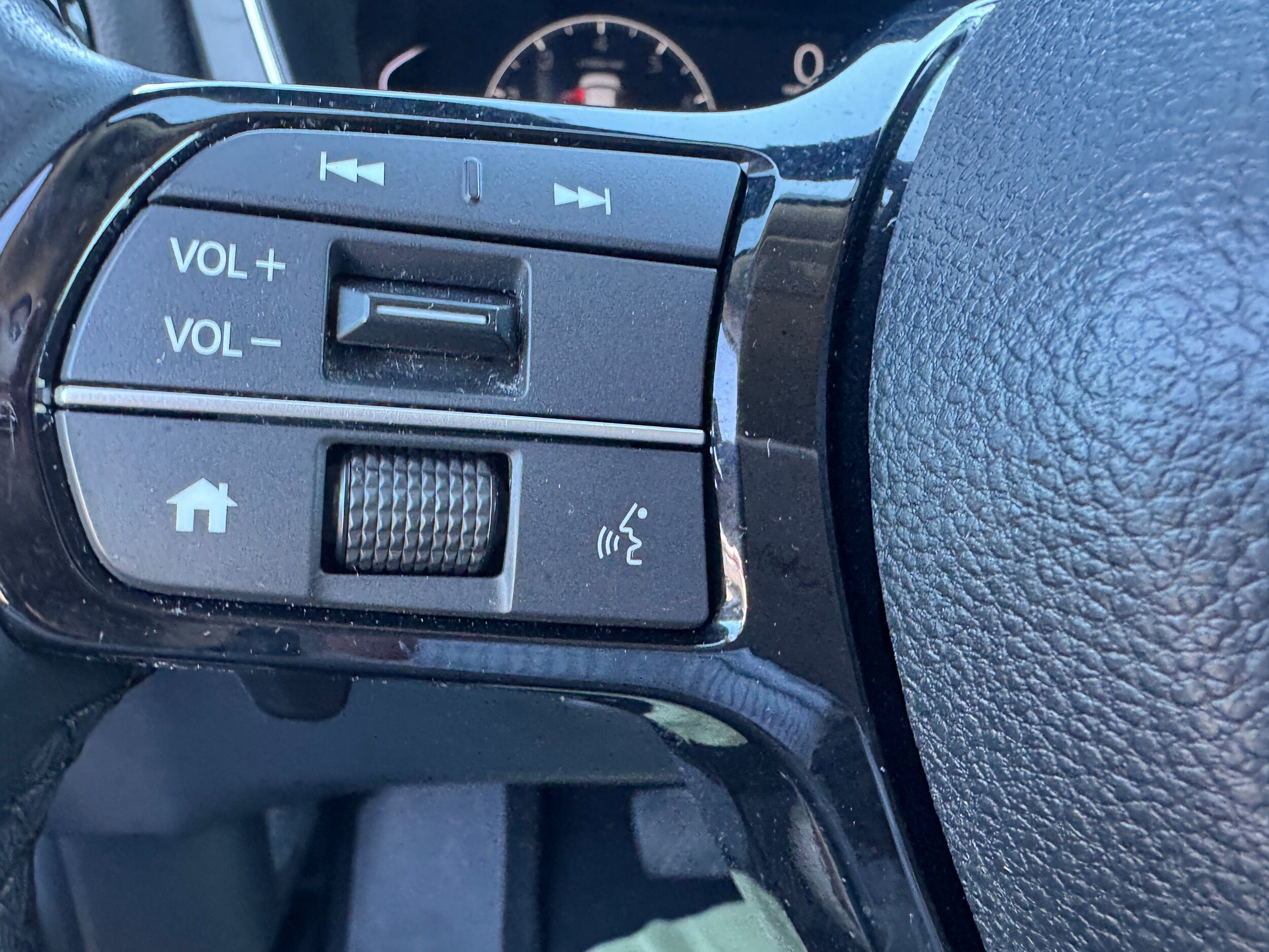 Used 2025 Honda Pilot EX-L image 16