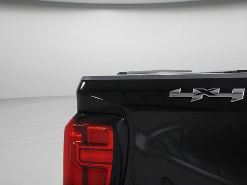Used 2023 GMC Sierra 1500 Pro w/ Graphite Edition AWD/4WD image 18