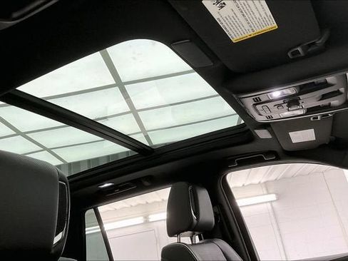 Used 2021 Cadillac Escalade Premium Luxury w/ Performance Package AWD/4WD image 13