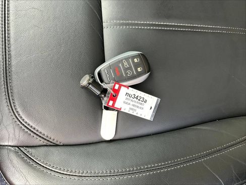 Used 2017 Alfa Romeo Giulia AWD image 34