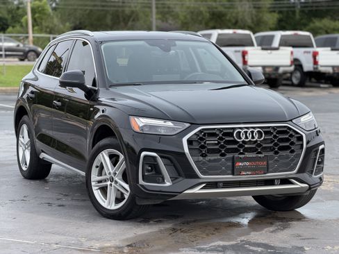 Used 2024 Audi Q5 e Premium AWD/4WD image 3