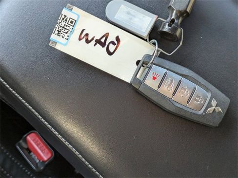 Used 2022 Mitsubishi Outlander SE image 32