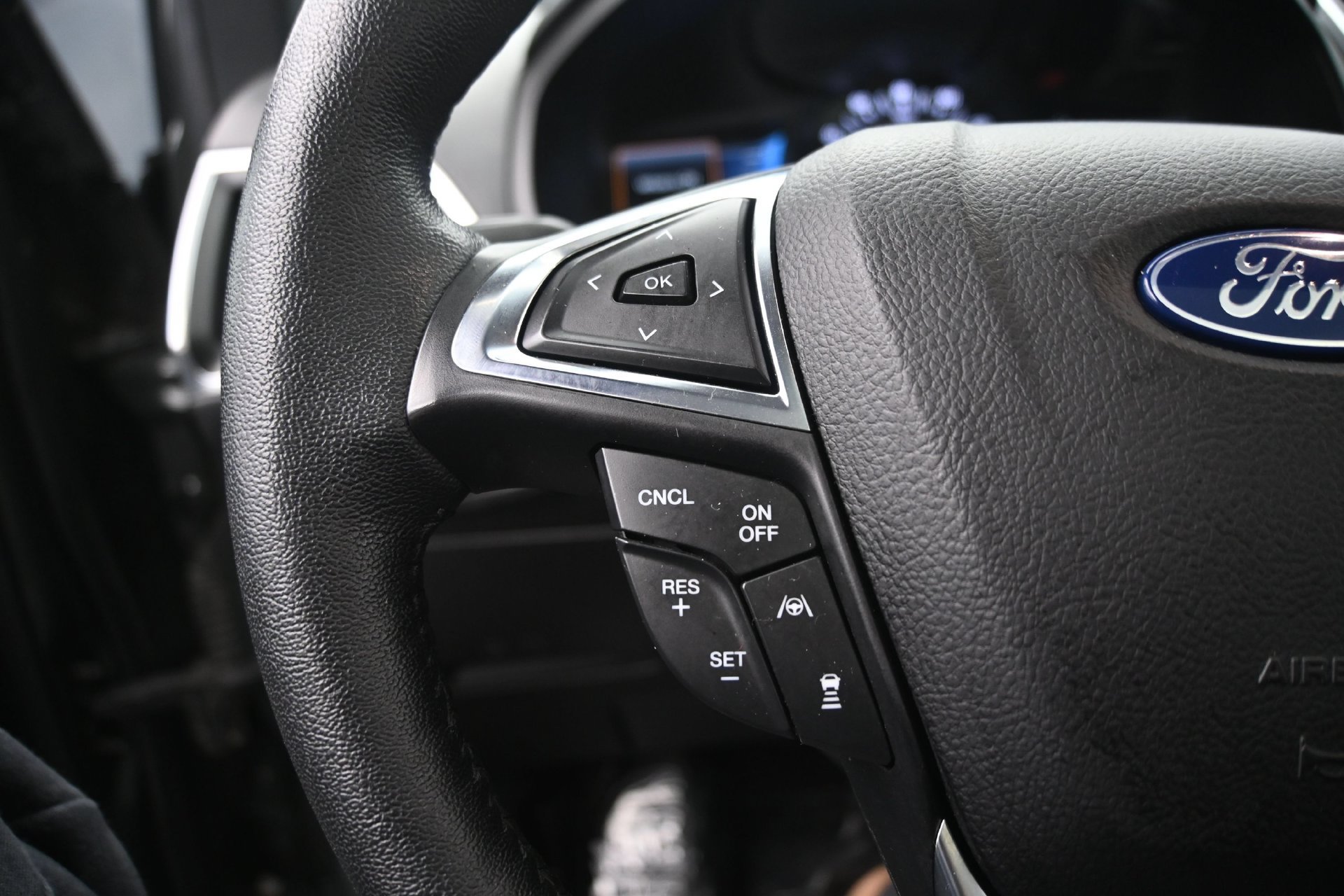 Used 2022 Ford Edge Titanium w/ Equipment Group 301A AWD/4WD image 24