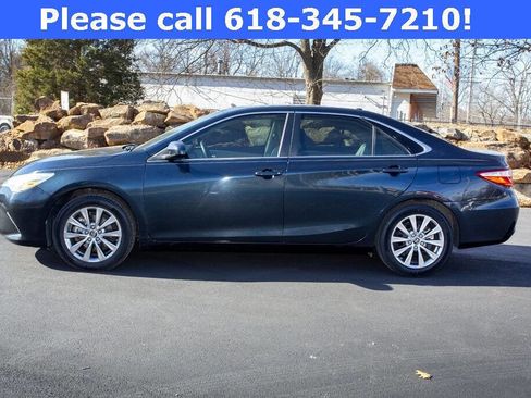 Used 2017 Toyota Camry XLE image 2