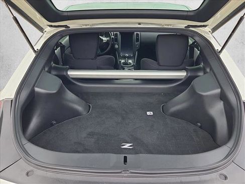 Used 2020 Nissan 370Z Coupe RWD image 6