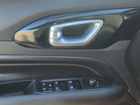 Used 2022 Jeep Compass Limited image 13