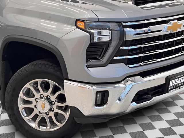 Certified 2025 Chevrolet Silverado 2500 LTZ w/ LTZ Convenience Package AWD/4WD image 31
