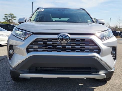 Used 2019 Toyota RAV4 Limited image 4