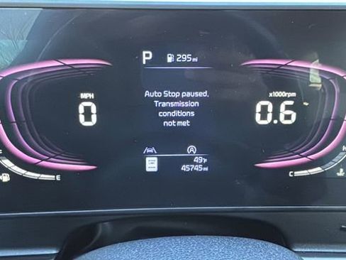 Used 2024 Kia Sportage EX image 12