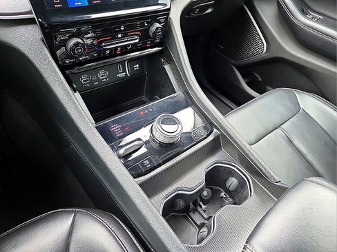 Used 2024 Jeep Grand Cherokee Limited 4xe AWD/4WD image 25