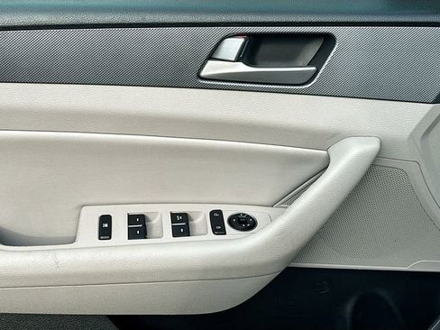 Used 2017 Hyundai Sonata SE FWD image 18