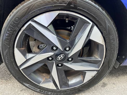 Used 2021 Hyundai Elantra Limited w/ Cargo Package FWD image 11
