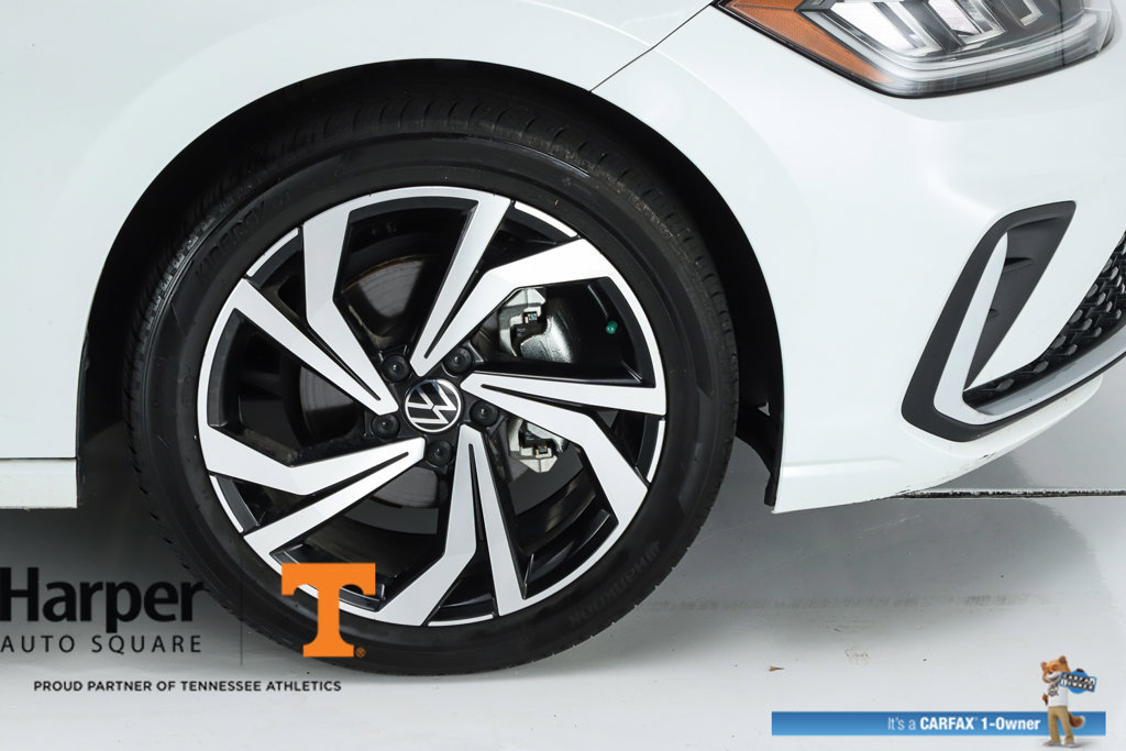 Used 2025 Volkswagen Jetta SEL FWD image 14