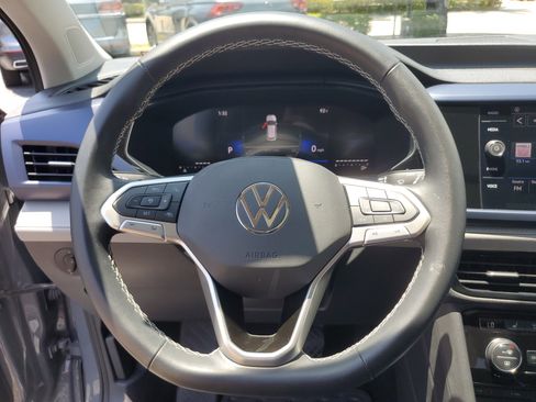 Used 2024 Volkswagen Taos SE w/ Panoramic Sunroof Package FWD image 28