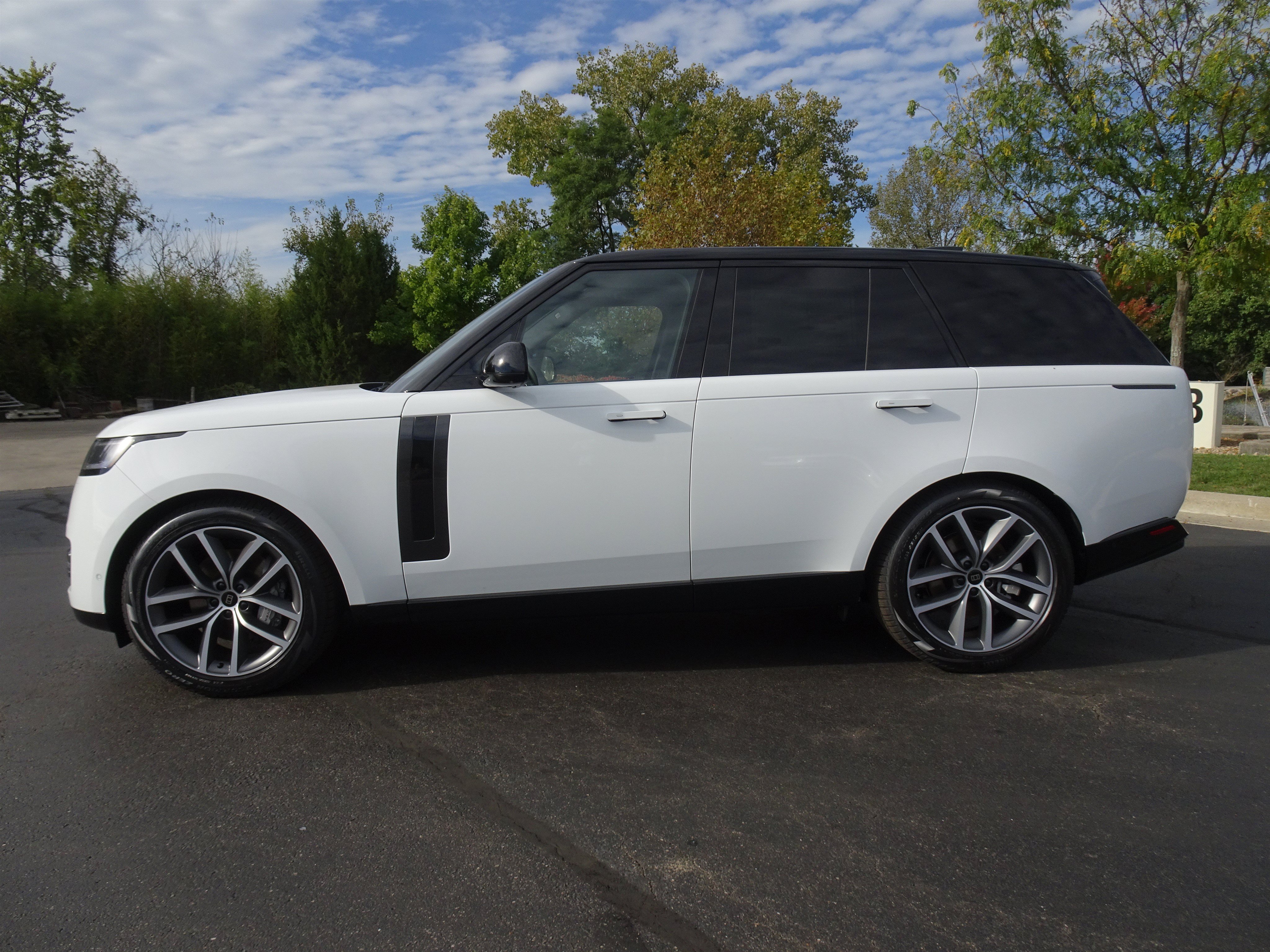 New 2027 Land Rover Range Rover SE AWD/4WD image 7