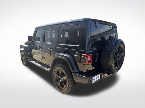 Used 2022 Jeep Wrangler Unlimited Sahara AWD/4WD image 6