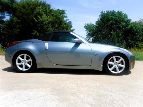 Used 2005 Nissan 350Z Grand Touring RWD image 5