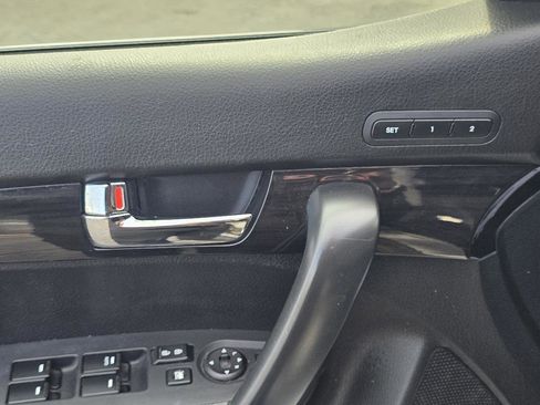Used 2013 Kia Sorento EX w/ EX V6 Premium Pkg FWD image 22
