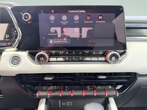 Used 2024 GMC Canyon AT4X AWD/4WD image 18