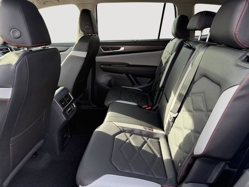 New 2026 Volkswagen Atlas Peak Edition image 10