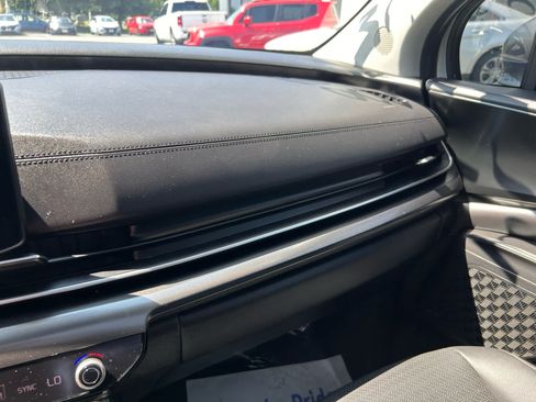 Used 2025 Kia Carnival SX Prestige FWD image 19