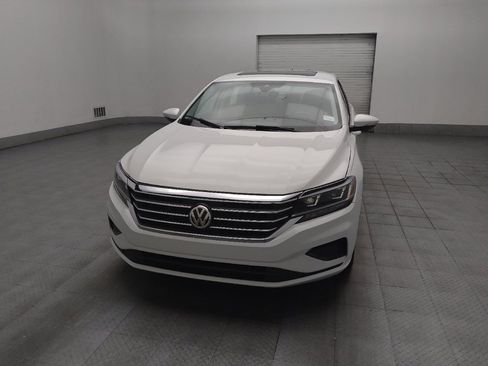 Used 2021 Volkswagen Passat 2.0T SE FWD image 15