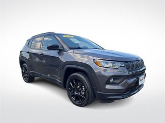 Used 2022 Jeep Compass Altitude image 1