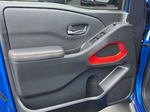 Used 2024 Nissan Frontier PRO-4X w/ Technology Package image 8