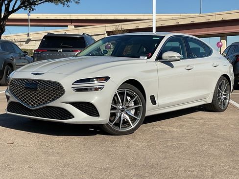 Used 2025 Genesis G70 2.5T image 2