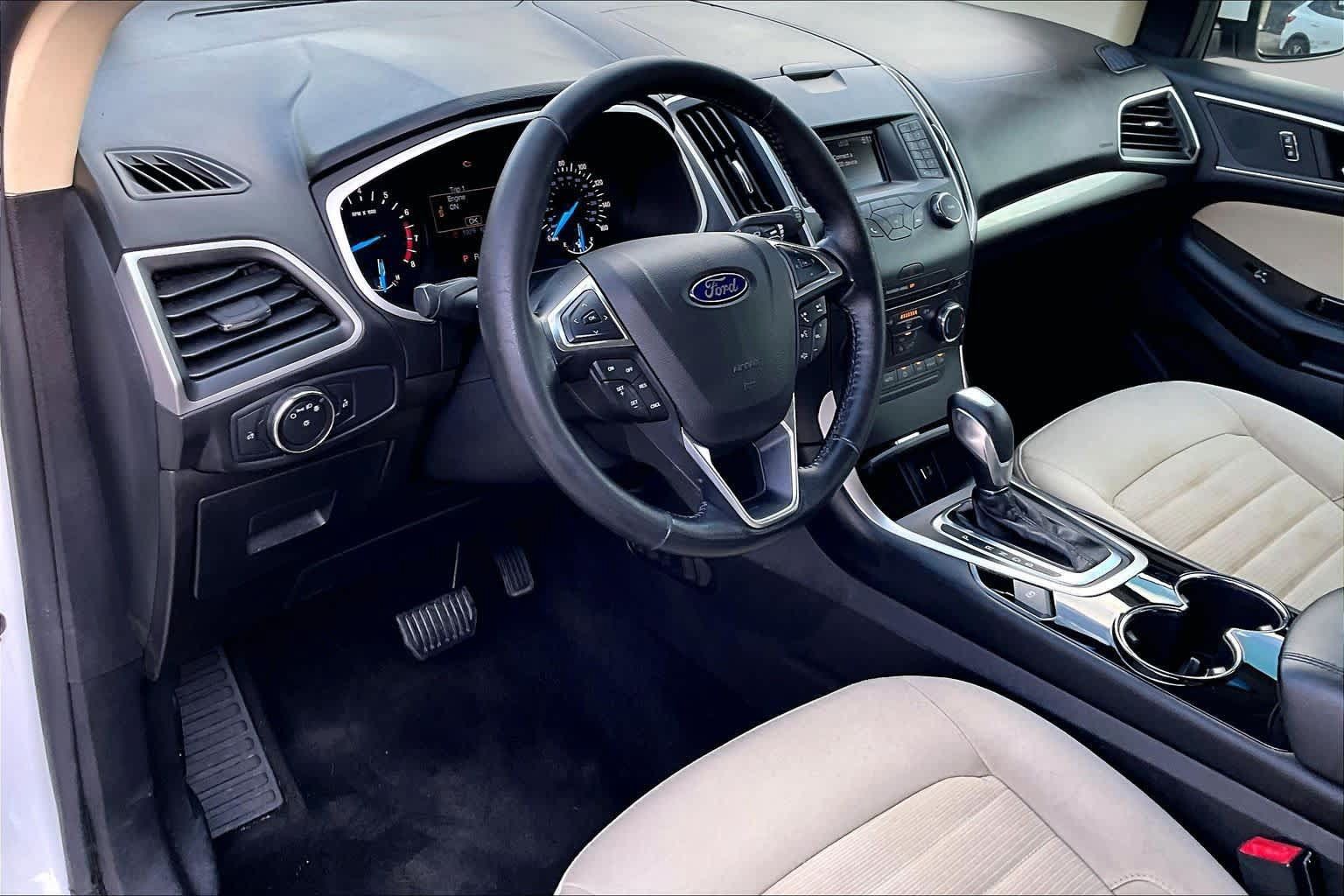 Used 2017 Ford Edge SEL FWD image 18