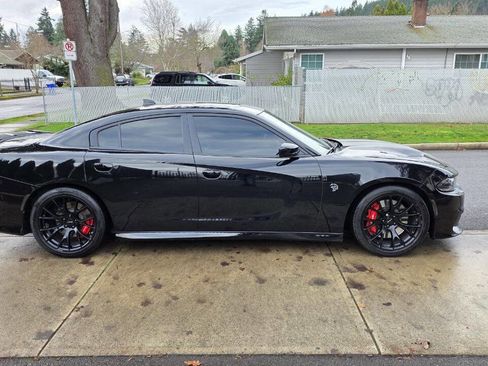Used 2016 Dodge Charger SRT Hellcat w/ Harman/Kardon Audio Group image 4